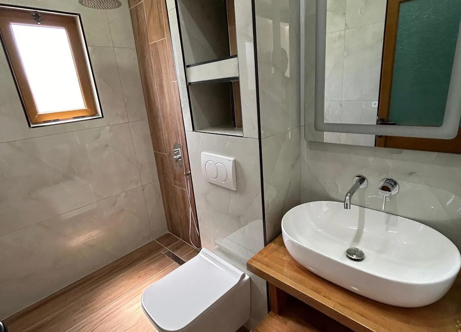 Jeti Guesthouse Ksamil